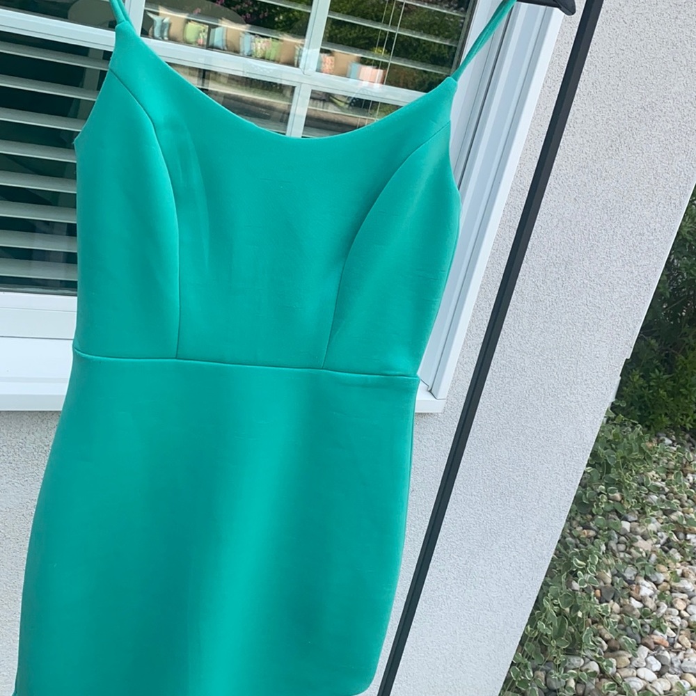 *NWT* Brand new green dress with adjustable straps